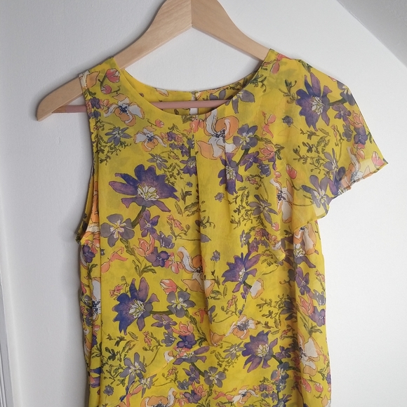 ANTHRO HD in Paris Ruffle Sleeve Floral Top - Picture 4 of 8